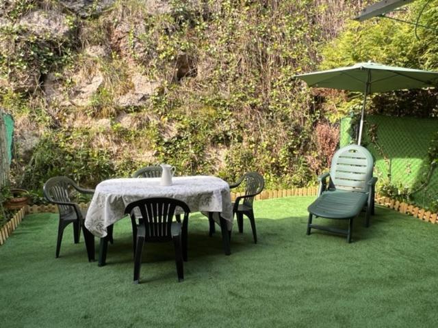 Casa Buganvilla. Apartamento Con Jardin, A 100 Metros Del Centro. 柯米拉斯 外观 照片